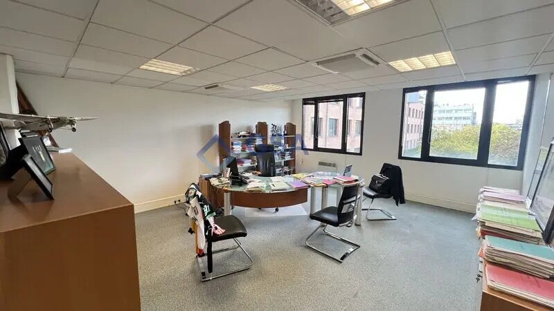 Office in Évry-Courcouronnes for lease - Interior Photo - Image 1 of 7