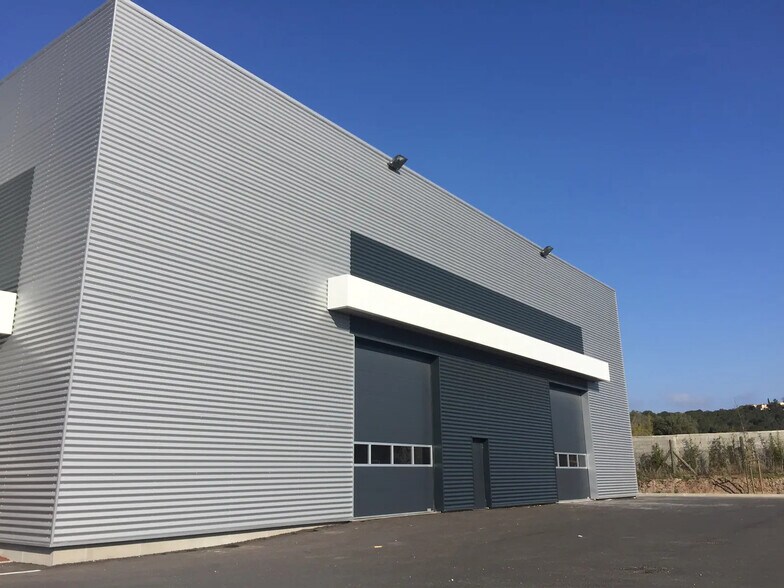 Flex in Fréjus for lease - Building Photo - Image 2 of 6