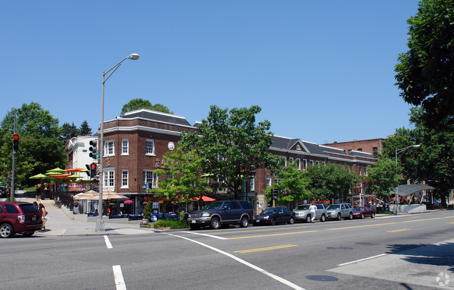 3500-3518 Connecticut Ave NW, Washington, DC for lease - Building Photo - Image 2 of 5