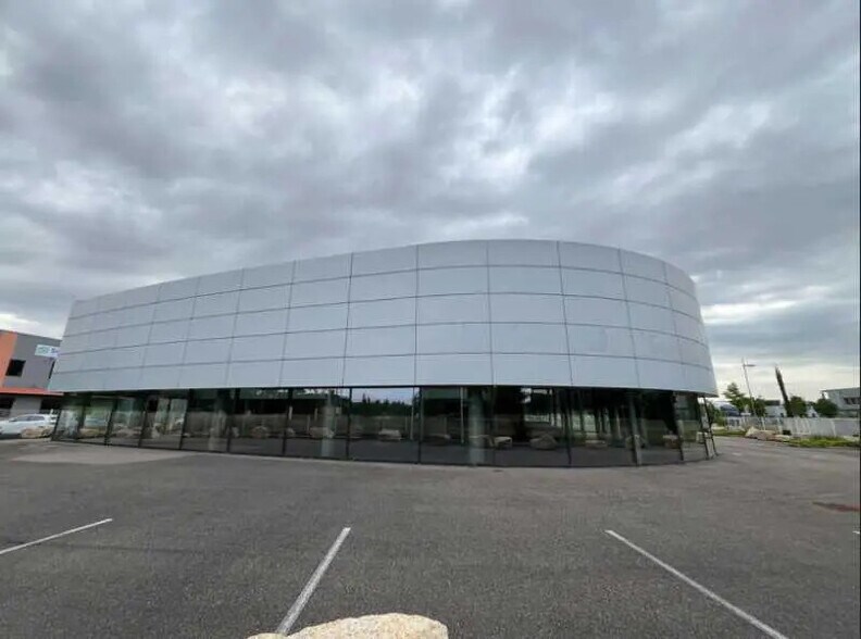 1 Rue Nicéphore Niepce, Saint-Priest for sale - Building Photo - Image 2 of 13