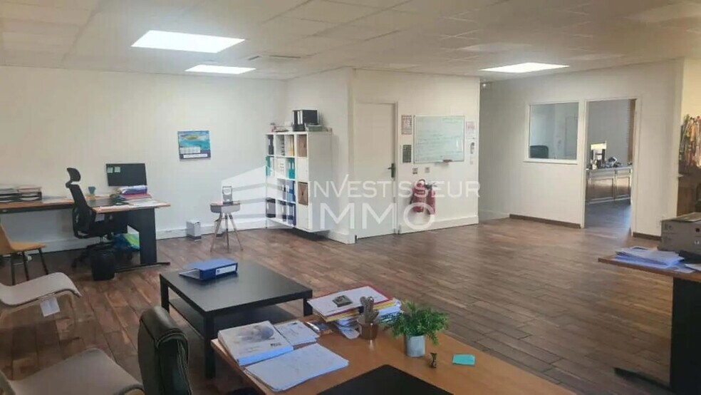 Office in SAINT-OUEN-L'AUMONE for sale - Interior Photo - Image 2 of 6