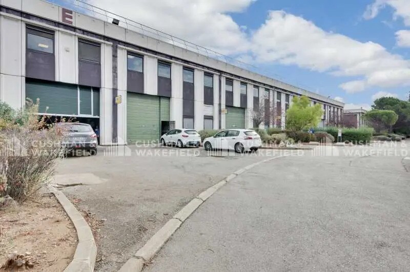 Flex in Vitrolles for lease - Building Photo - Image 2 of 8