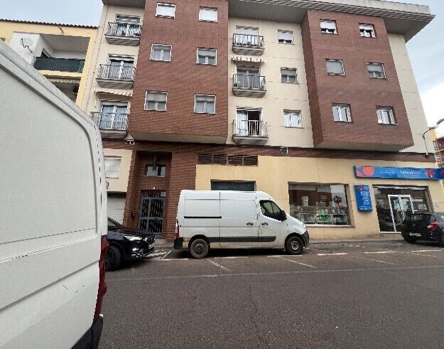 Retail in Mérida for sale - Building Photo - Image 1 of 3