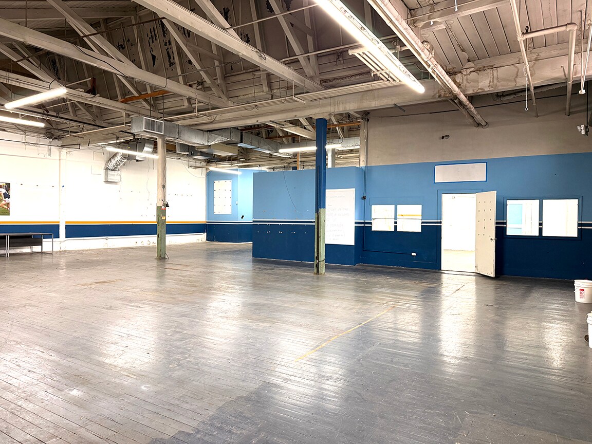 430 Communipaw Ave, Jersey City, NJ for lease Building Photo- Image 1 of 1