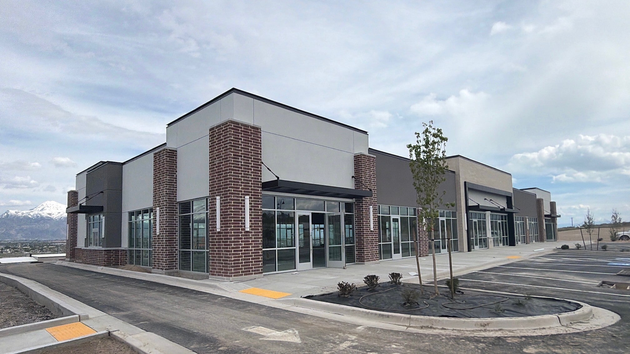 North Redwood Road, Saratoga Springs, UT for lease Interior Photo- Image 1 of 2