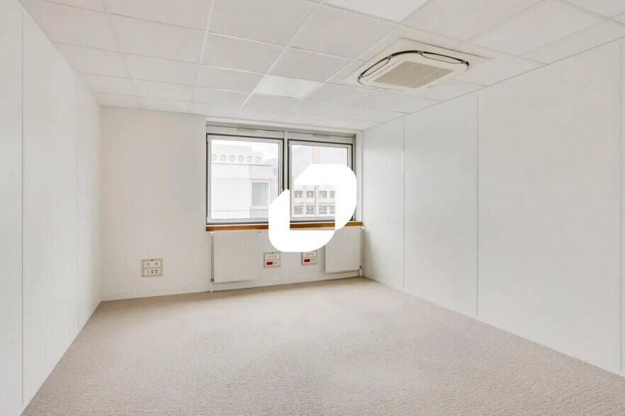 Office in Fontenay-sous-Bois for lease - Interior Photo - Image 3 of 12