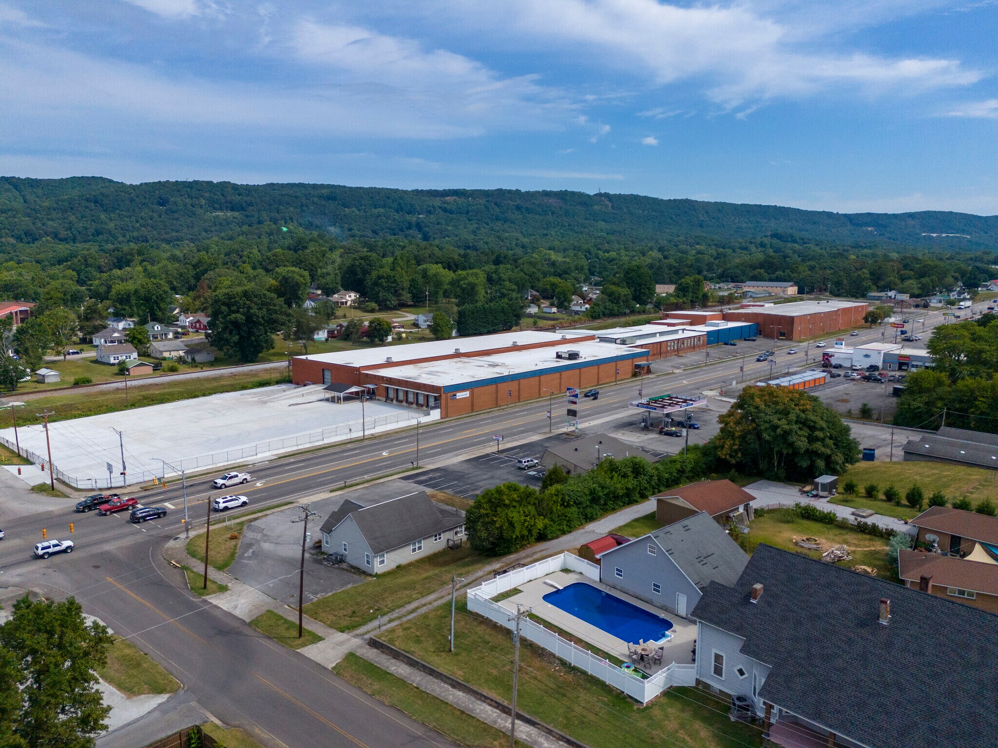 425 N Gateway Ave, Rockwood, TN for sale Primary Photo- Image 1 of 1