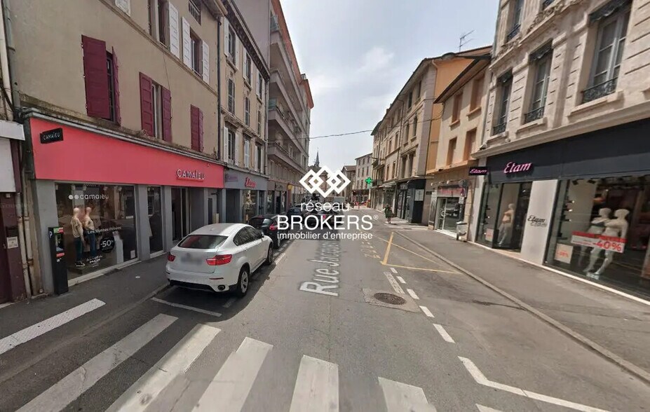 Retail in Romans-sur-Isère for lease - Building Photo - Image 1 of 2