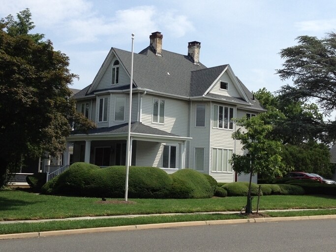 195 Maple Ave, Red Bank, NJ for sale - Building Photo - Image 1 of 1