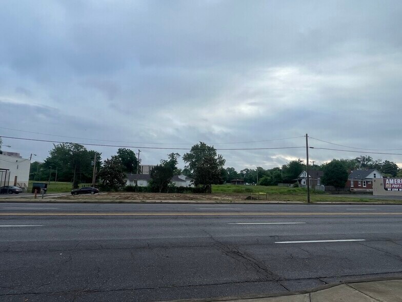 610-614 Poplar Ave, Memphis, TN for sale - Building Photo - Image 1 of 1