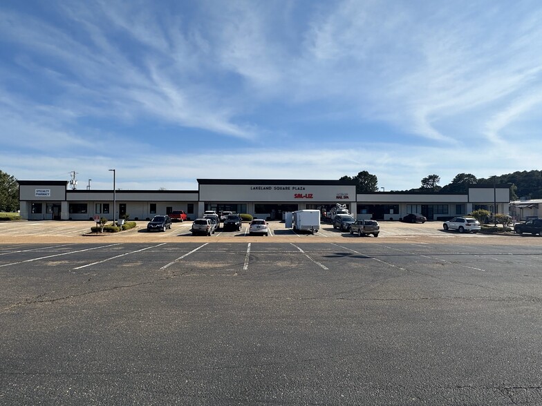 1000 Lakeland Sq, Flowood, MS for lease - Building Photo - Image 2 of 10