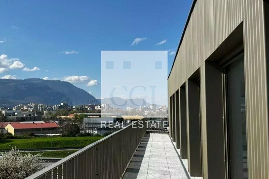 Office in Eybens for sale - Building Photo - Image 1 of 12