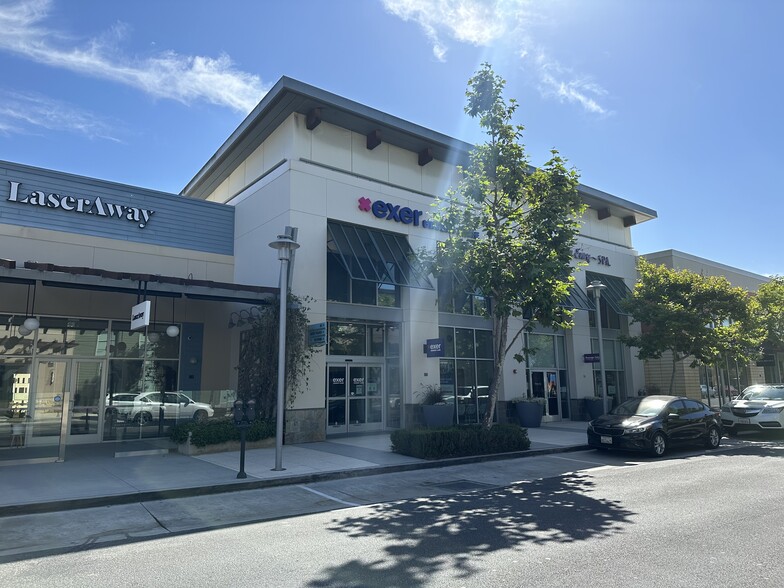 631-669 Town Center Dr, Oxnard, CA for lease - Building Photo - Image 2 of 5