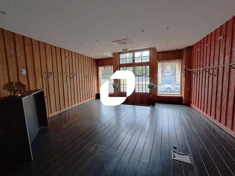 Retail in Bordeaux for lease - Interior Photo - Image 2 of 6