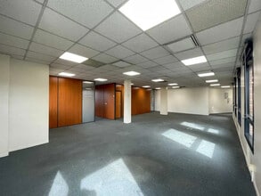 23 Rue Du Saule Trapu, Massy for lease Building Photo- Image 2 of 6