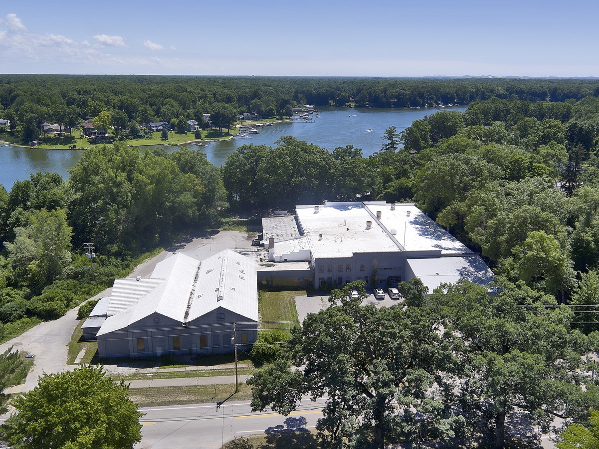 169 Park St, Fruitport, MI 49415