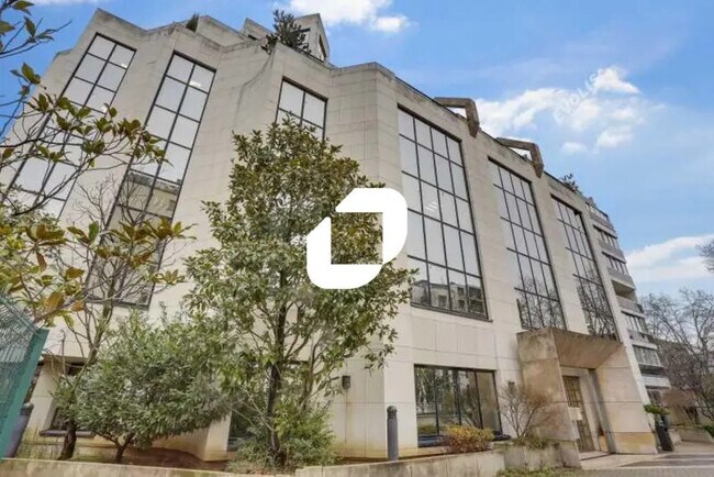 Location Bureaux 385 m²