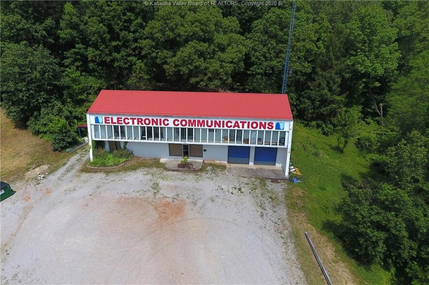 408 Old Goff Mountain Rd, Cross Lanes, WV for sale - Primary Photo - Image 1 of 25