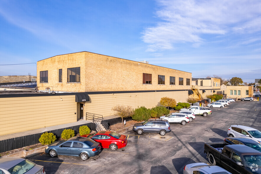 1553-1579 S 38th St, Milwaukee, WI for lease - Building Photo - Image 3 of 3