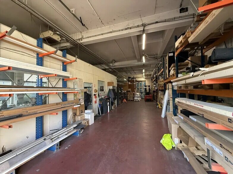 Flex in Gennevilliers for lease - Interior Photo - Image 3 of 5