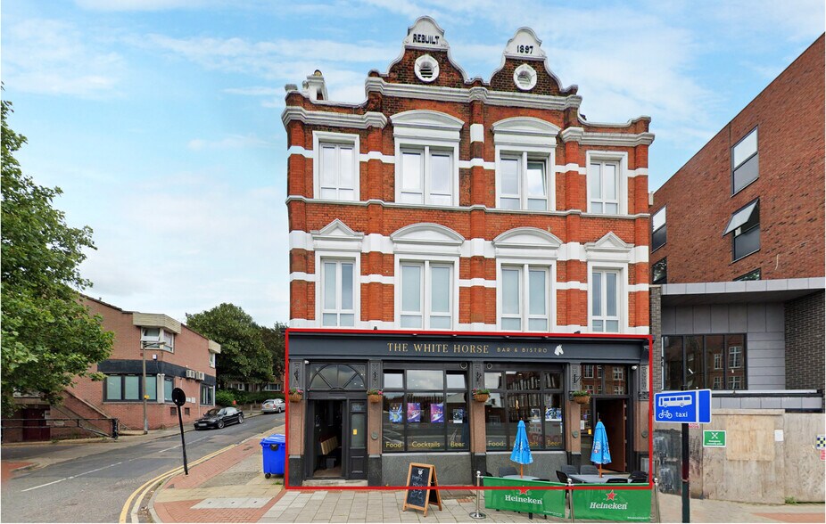 704 Woolwich Rd, London for sale - Building Photo - Image 1 of 1