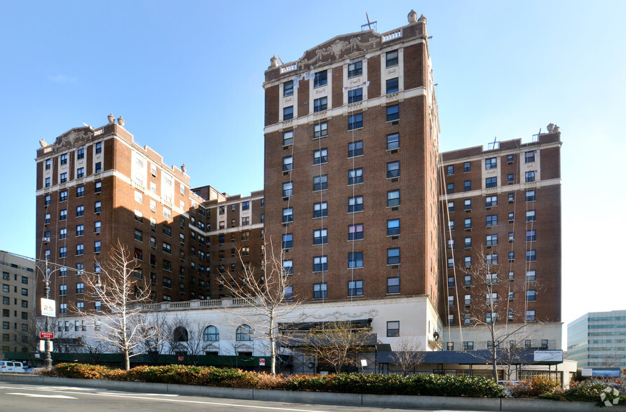 900 Grand Concourse, Bronx, NY 10451 | LoopNet