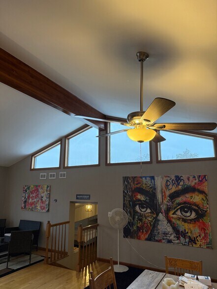 3600 Riverside Dr, Crystal Lake, IL for sale - Interior Photo - Image 3 of 26