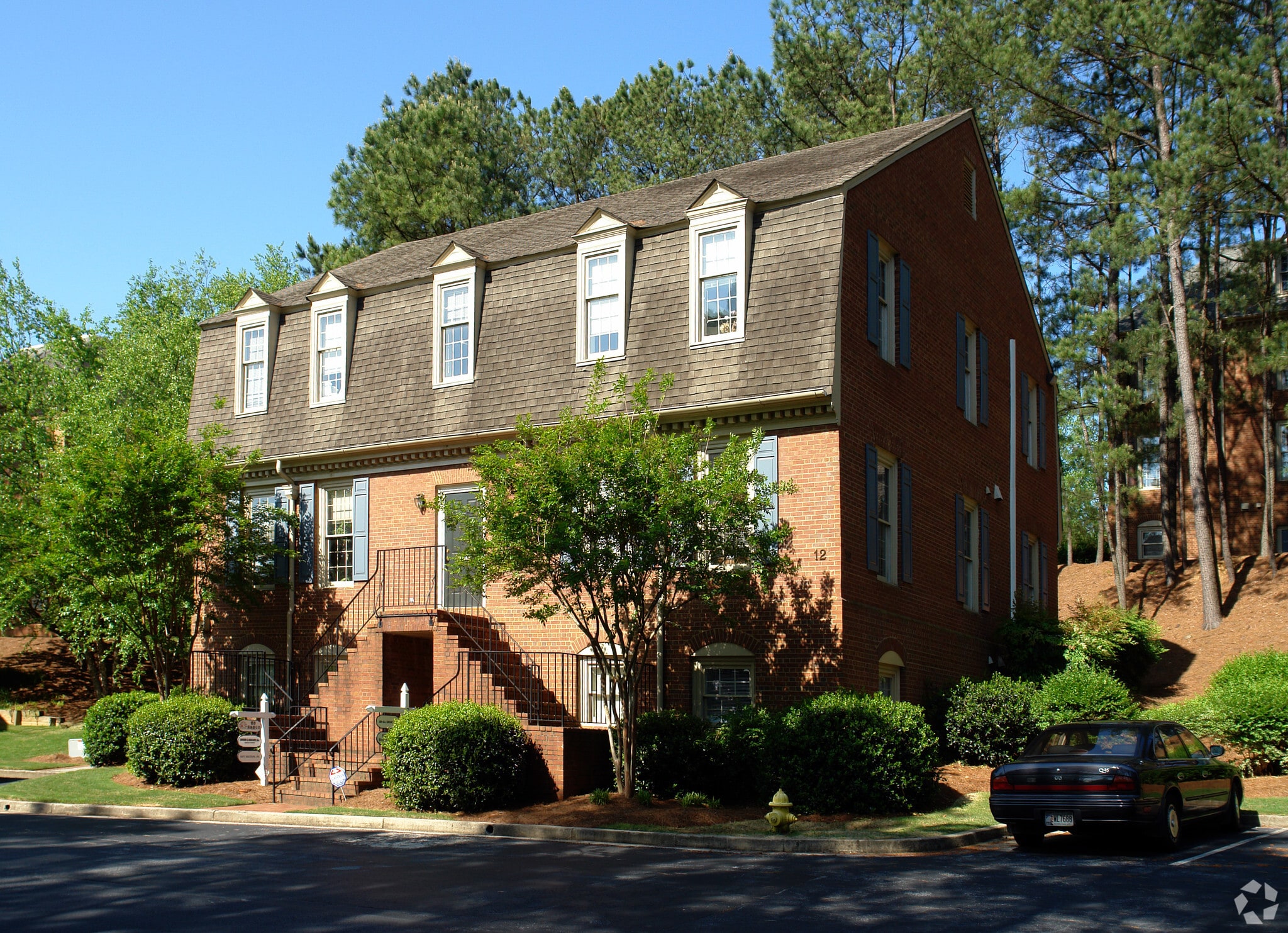 2900-12 Chamblee Tucker Rd, Chamblee, GA for lease Primary Photo- Image 1 of 9