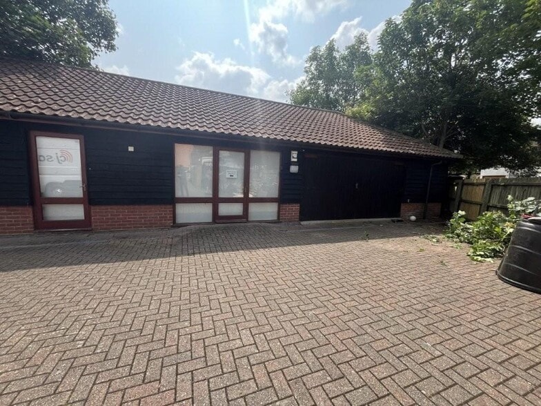 1A Norfolk Rd, Ipswich for lease - Building Photo - Image 3 of 9