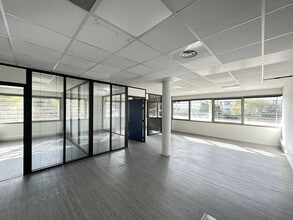 Office in Marseille for lease Interior Photo- Image 1 of 4