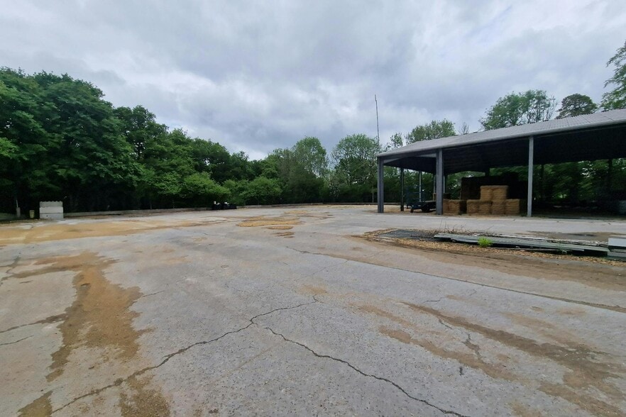 Herriard Storage St, Basingstoke for lease - Building Photo - Image 1 of 3