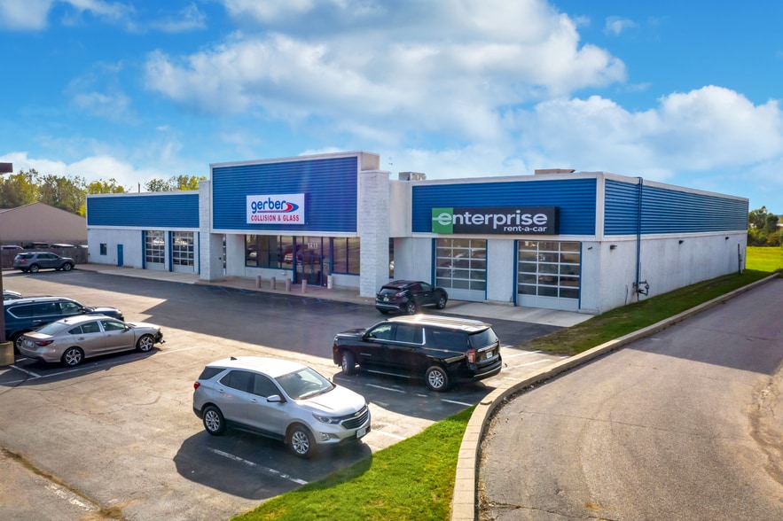 1211 Wayne St, Angola, IN for sale - Building Photo - Image 1 of 1