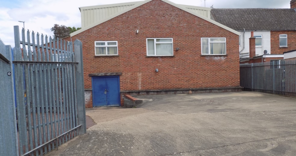 44 Park Rd, Rushden for sale - Building Photo - Image 1 of 1