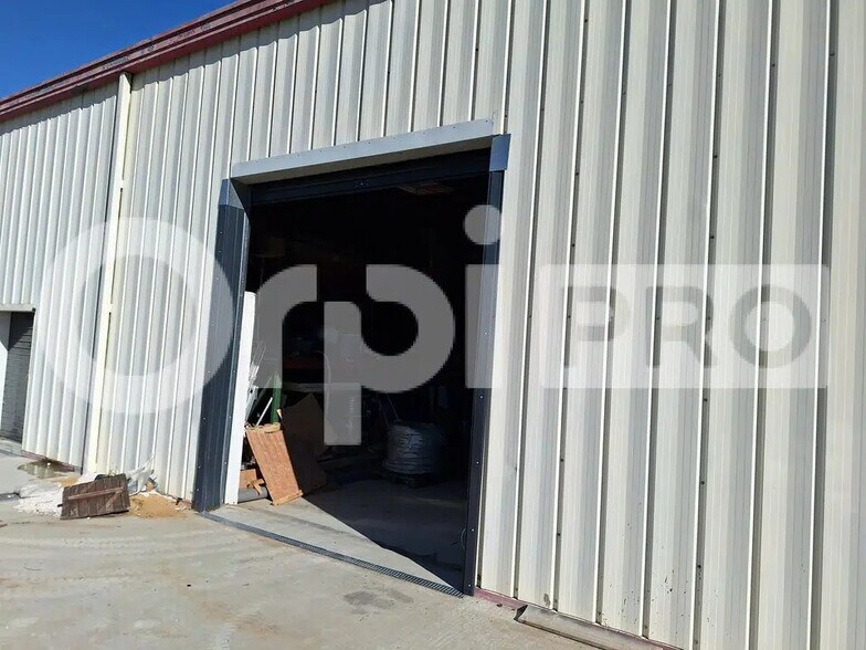 Flex in Chiry-Ourscamp for sale - Building Photo - Image 3 of 8