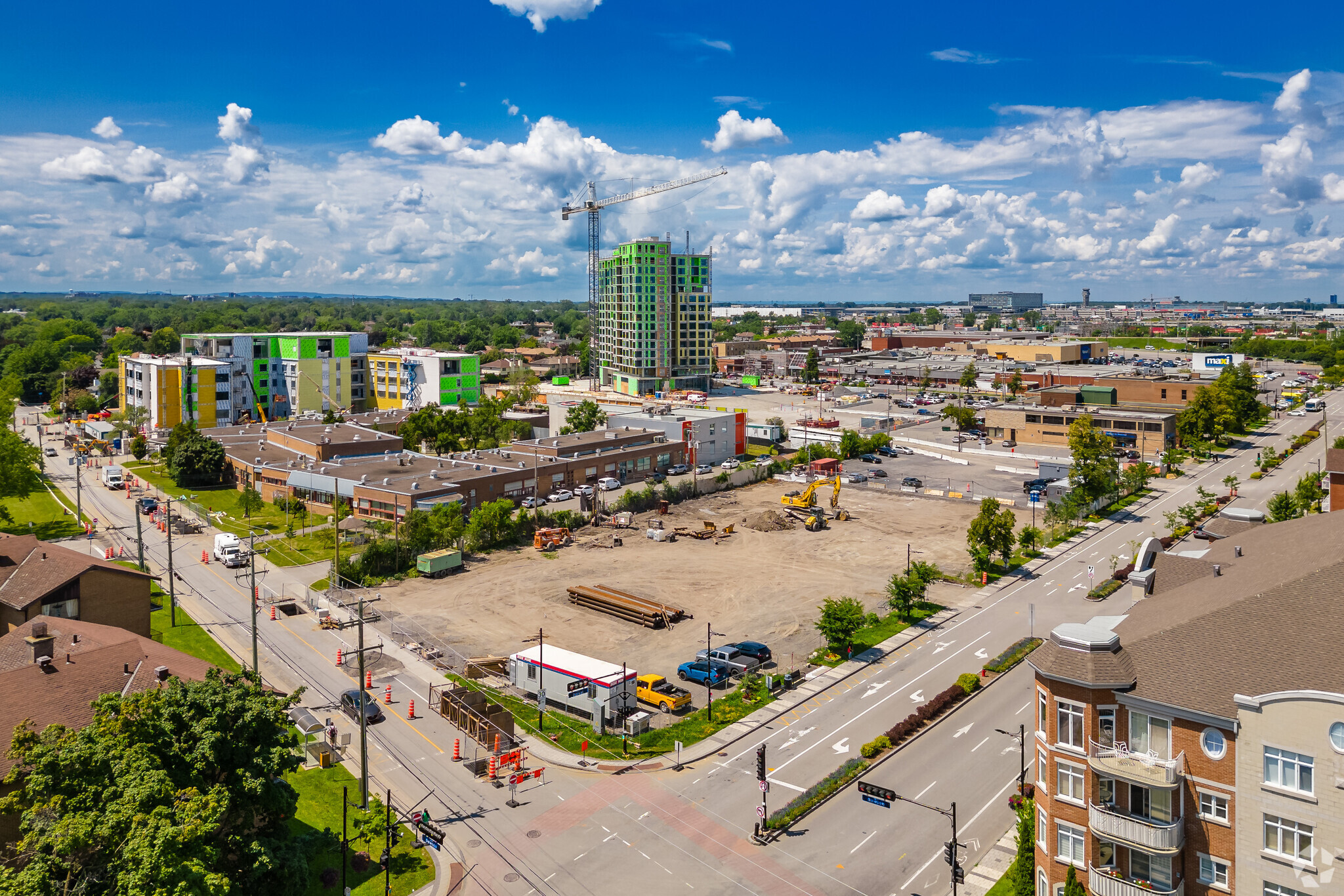 200-230 Av Dorval, Dorval, QC for sale Primary Photo- Image 1 of 1