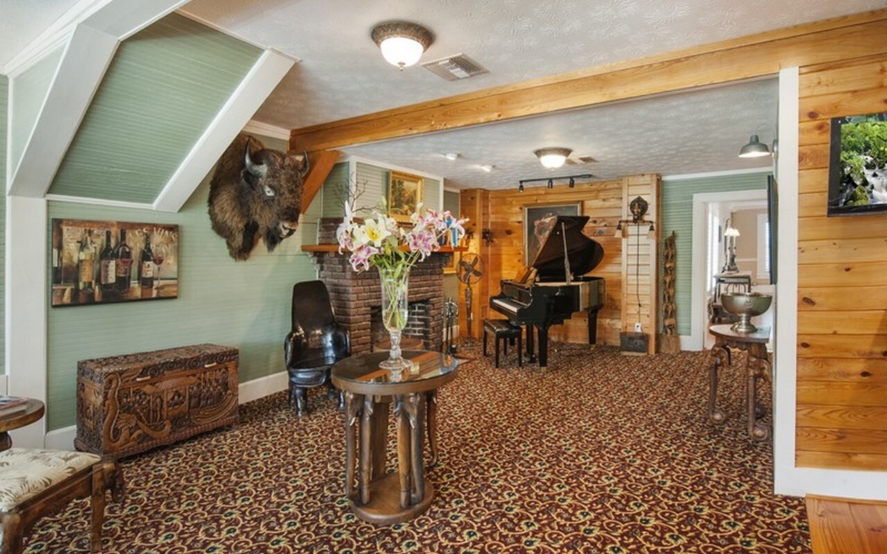 107 N Broadway St, Fellsmere, FL 32948 The Historic Fellsmere Inn