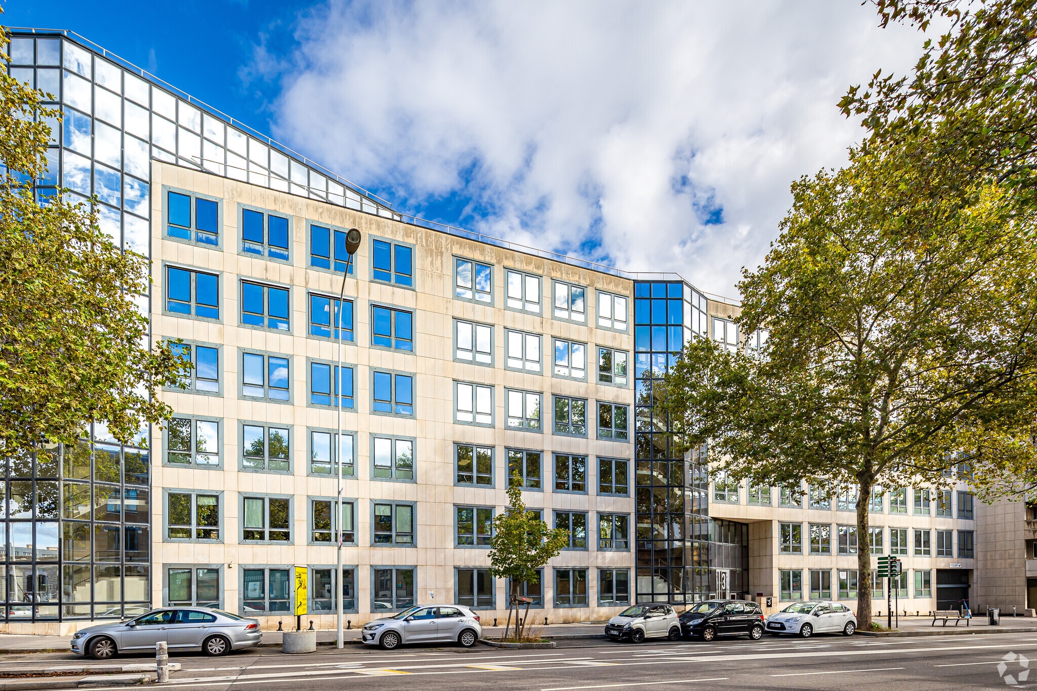 1-3 Cours Albert Thomas, Lyon for lease Primary Photo- Image 1 of 7