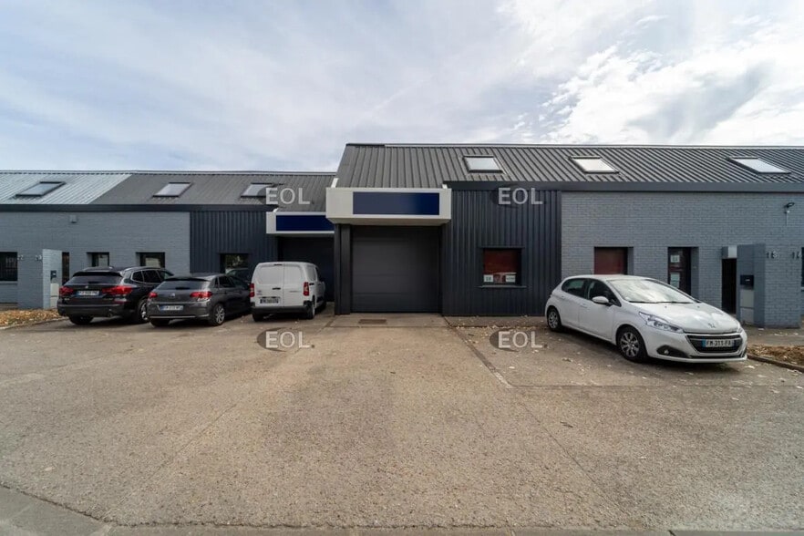 Office in Évry-Courcouronnes for lease - Building Photo - Image 1 of 6