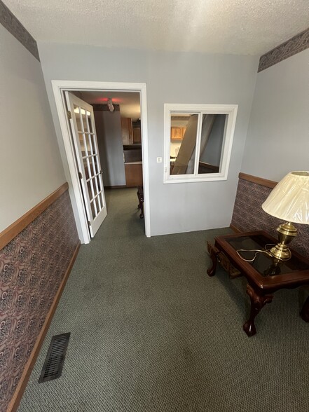 300 Ohio St, Terre Haute, IN for lease - Building Photo - Image 3 of 9