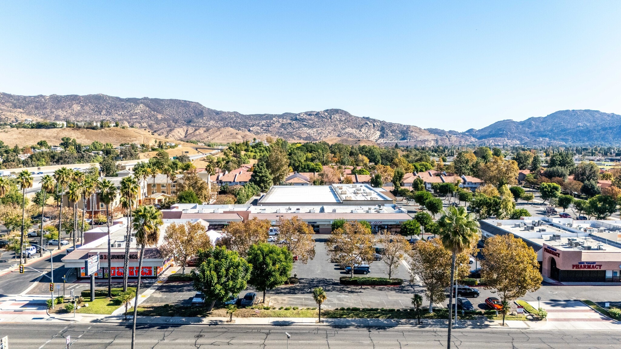 2494 Stearns St, Simi Valley, CA for lease Building Photo- Image 1 of 3