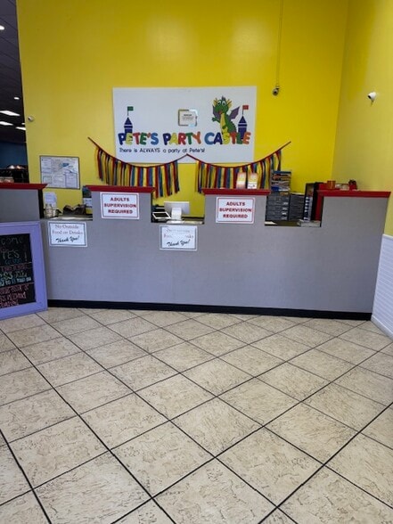 2040 Schillinger Rd S, Mobile, AL for lease - Lobby - Image 2 of 25