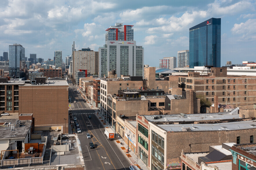 2325 S Michigan Ave, Chicago, IL for lease - Aerial - Image 2 of 6