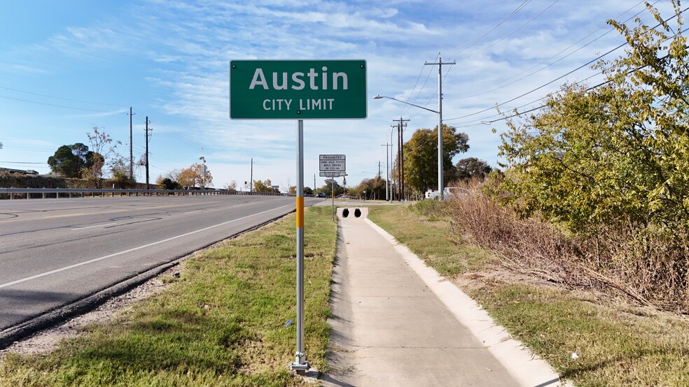 5001 Bantom Woods Bend, Austin, TX for sale - Building Photo - Image 3 of 11