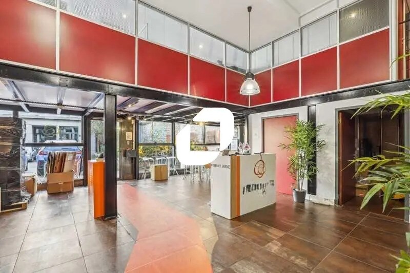 Office in Ivry-sur-Seine for lease - Building Photo - Image 1 of 16