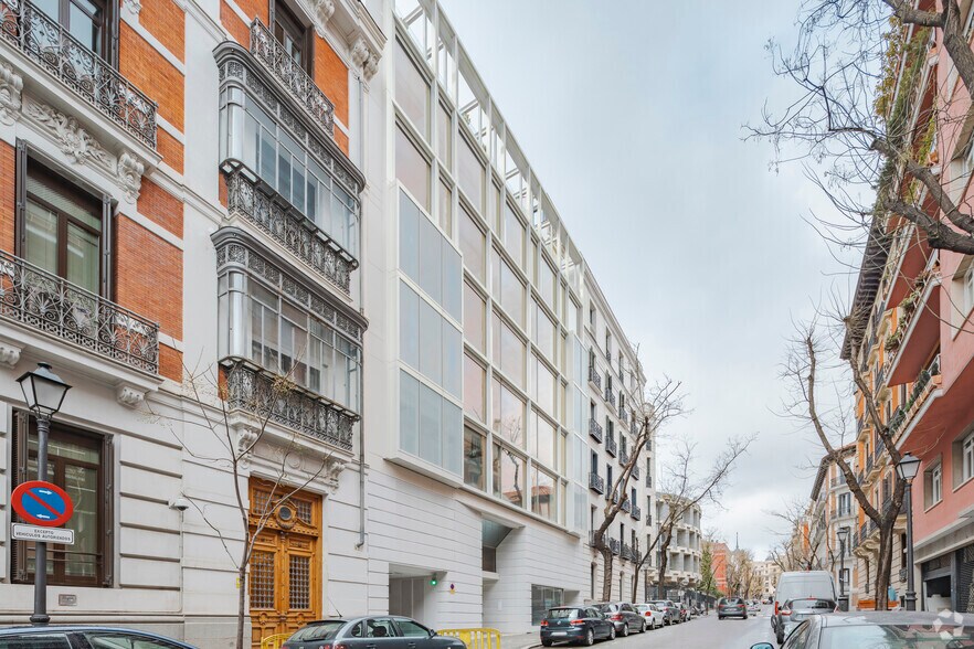 Calle Fernando el Santo, 20, Madrid, Madrid for sale - Building Photo - Image 1 of 1