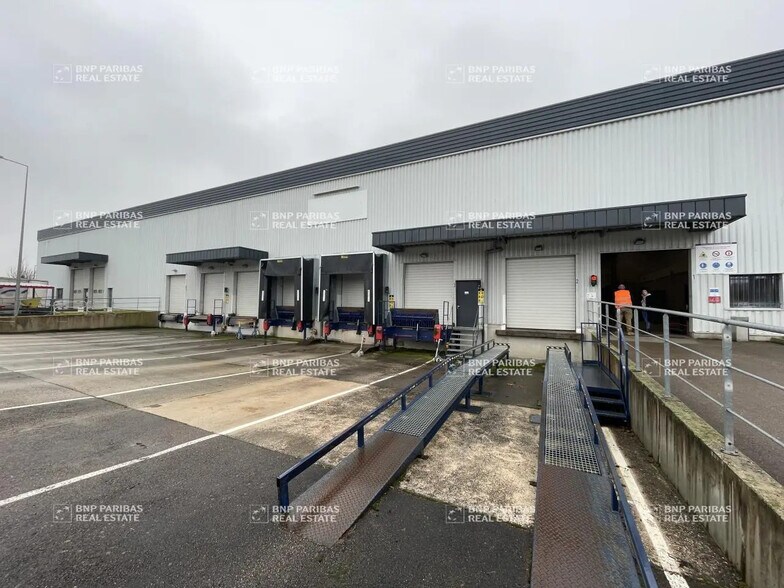 14 Rue De L'Ingenieur Bertin, Longvic for lease - Building Photo - Image 1 of 35