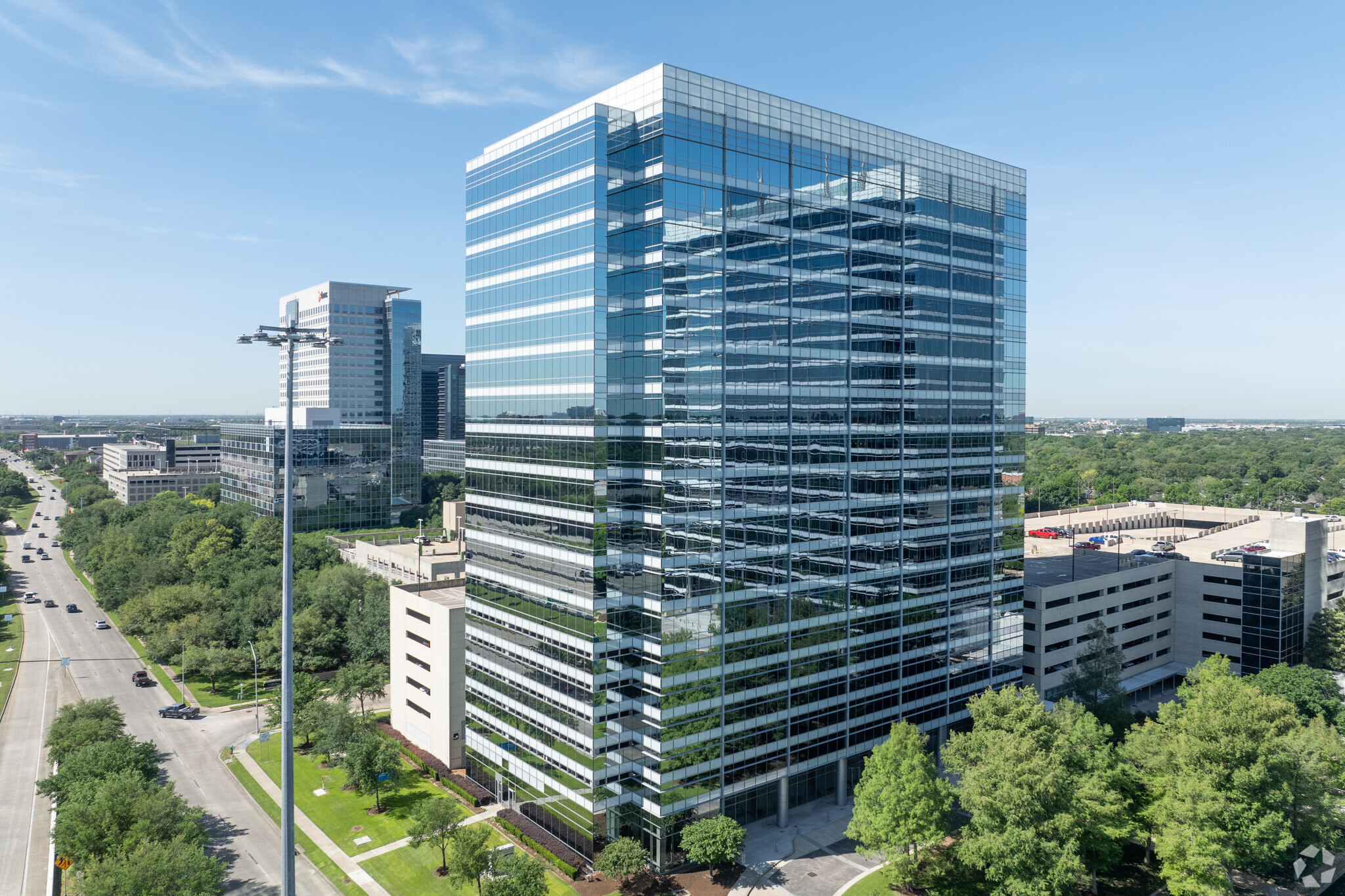 2050 W Sam Houston Pky S, Houston, TX for lease Primary Photo- Image 1 of 26