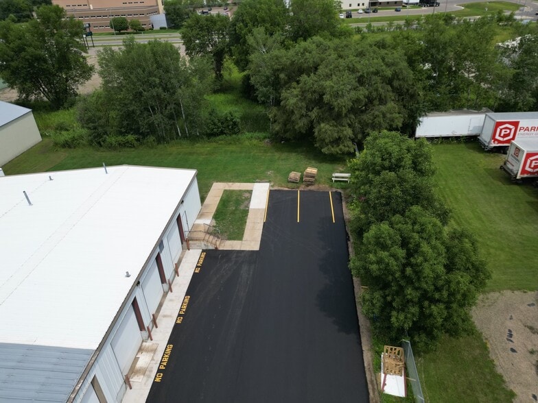 3325 Southway Dr, Saint Cloud, MN for sale - Building Photo - Image 3 of 6