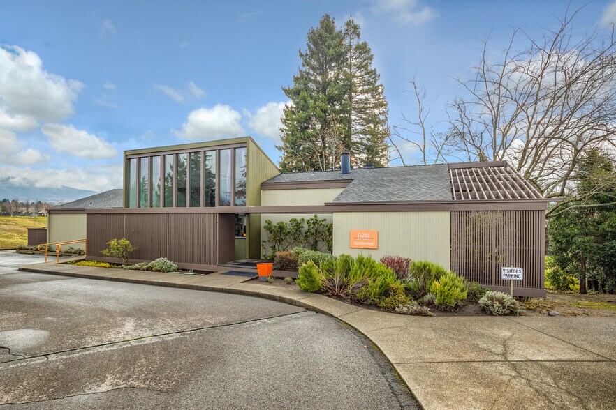 2950 E Rd, Medford, OR 97504