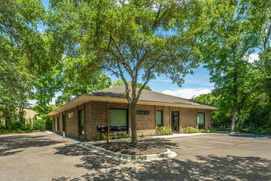 1549 Folly Rd, Charleston, SC for sale - Building Photo - Image 1 of 8